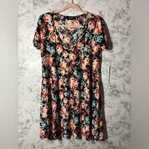 Meritt Women Floral Shift Dress Short Sleeve w/ pockets Sz L  EUC    5